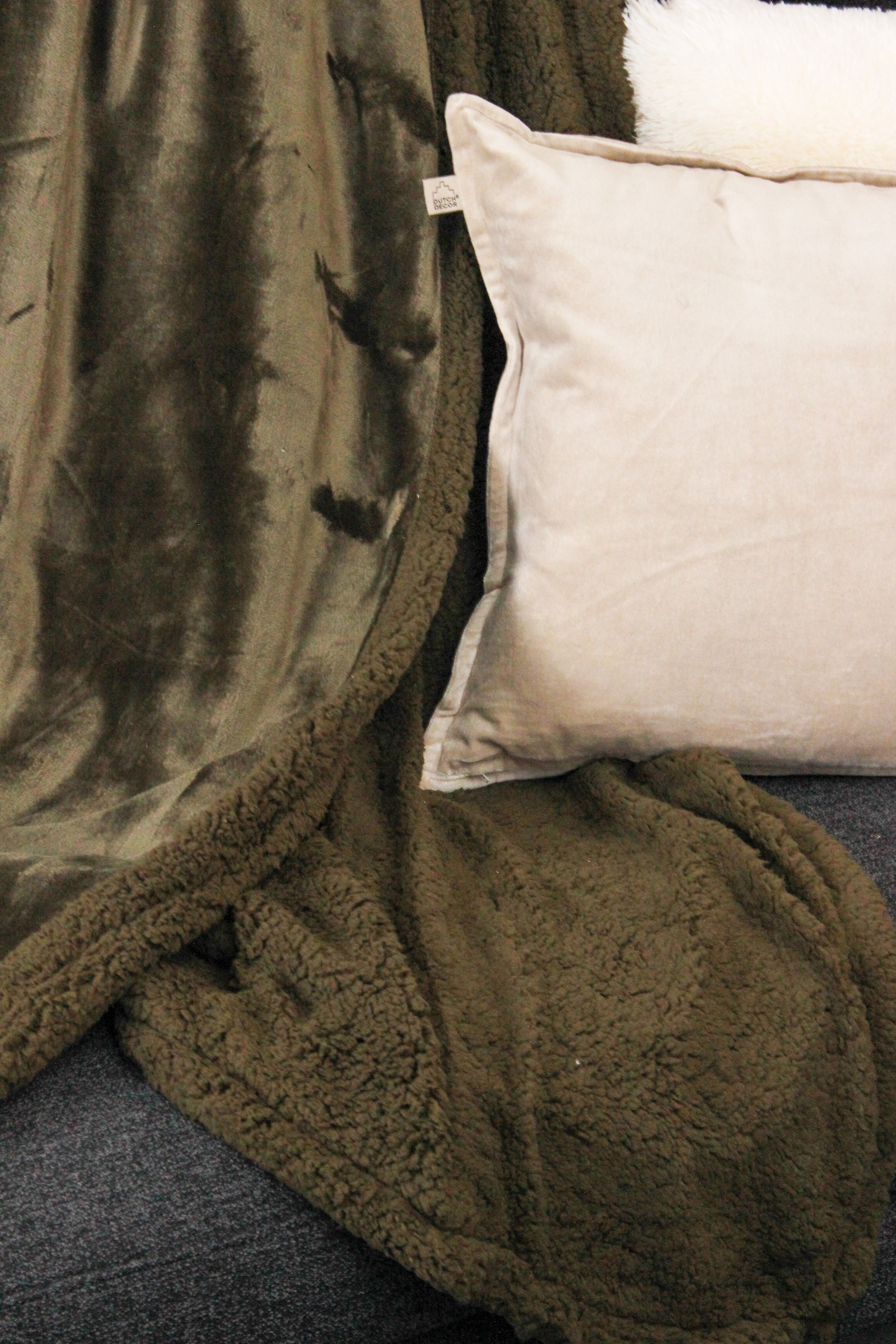 Kuscheldecke Runi - Olivgrün