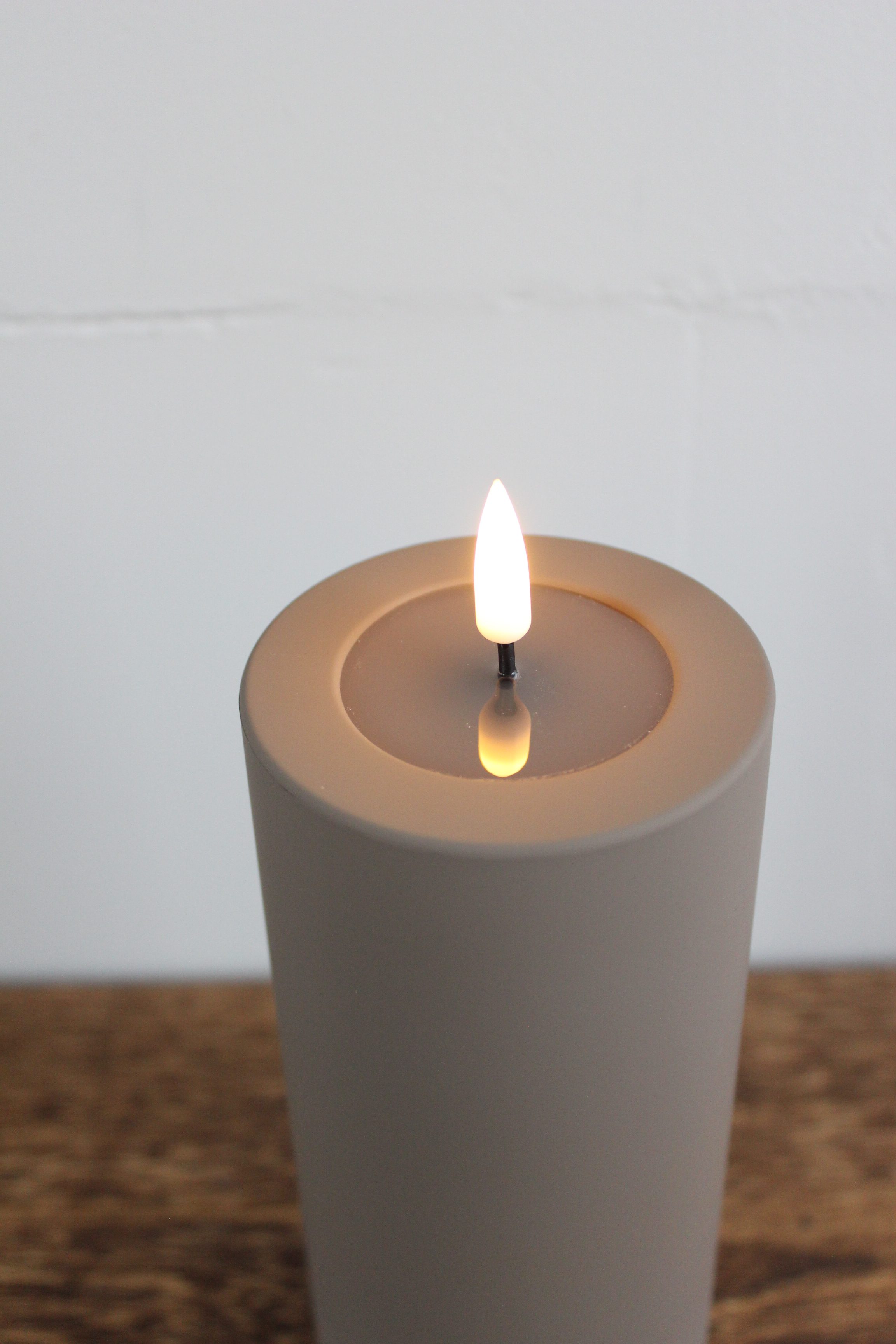 LED Stumpenkerze 7,5x20 - Taupe