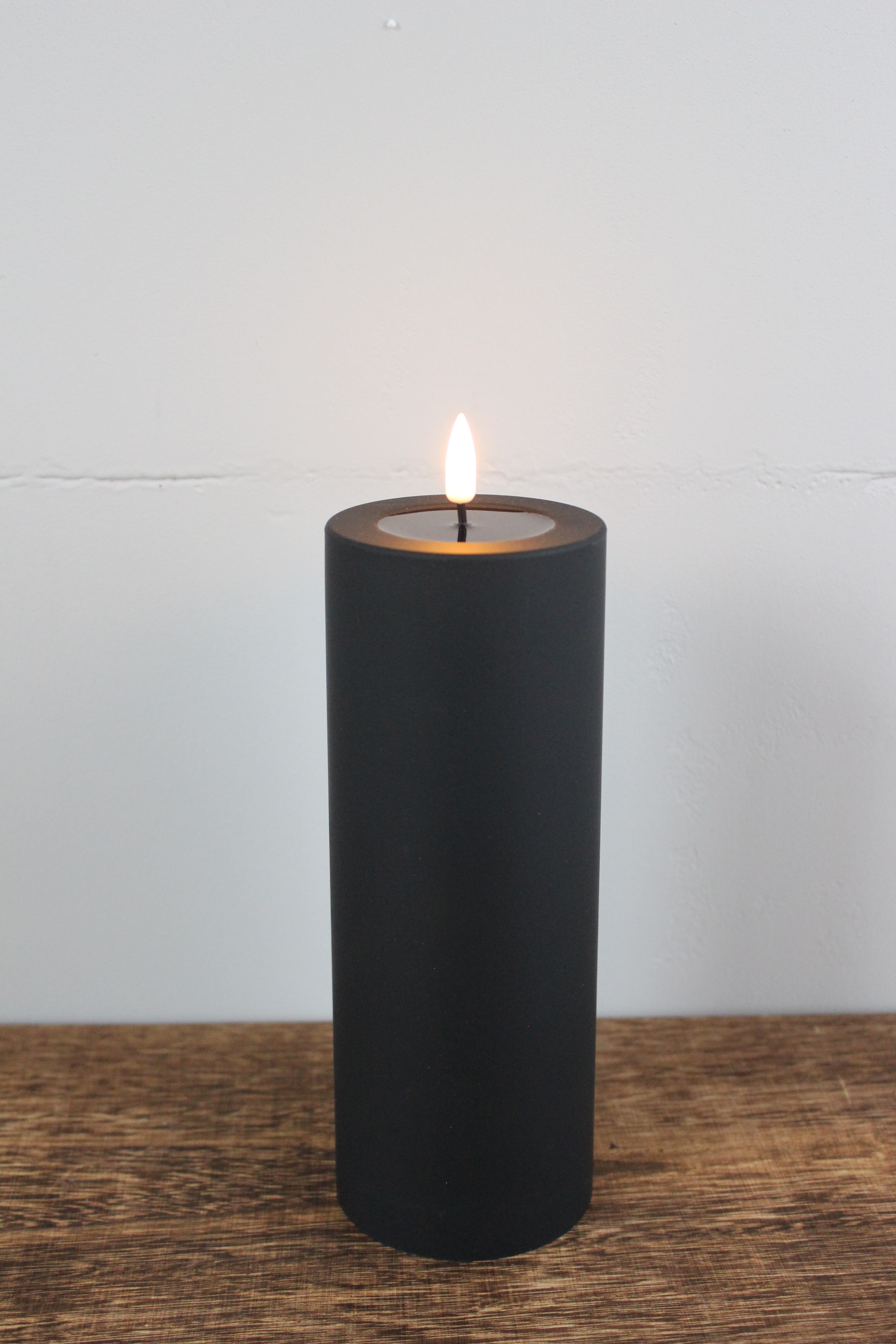 LED Stumpenkerze 7,5x20 - Schwarz