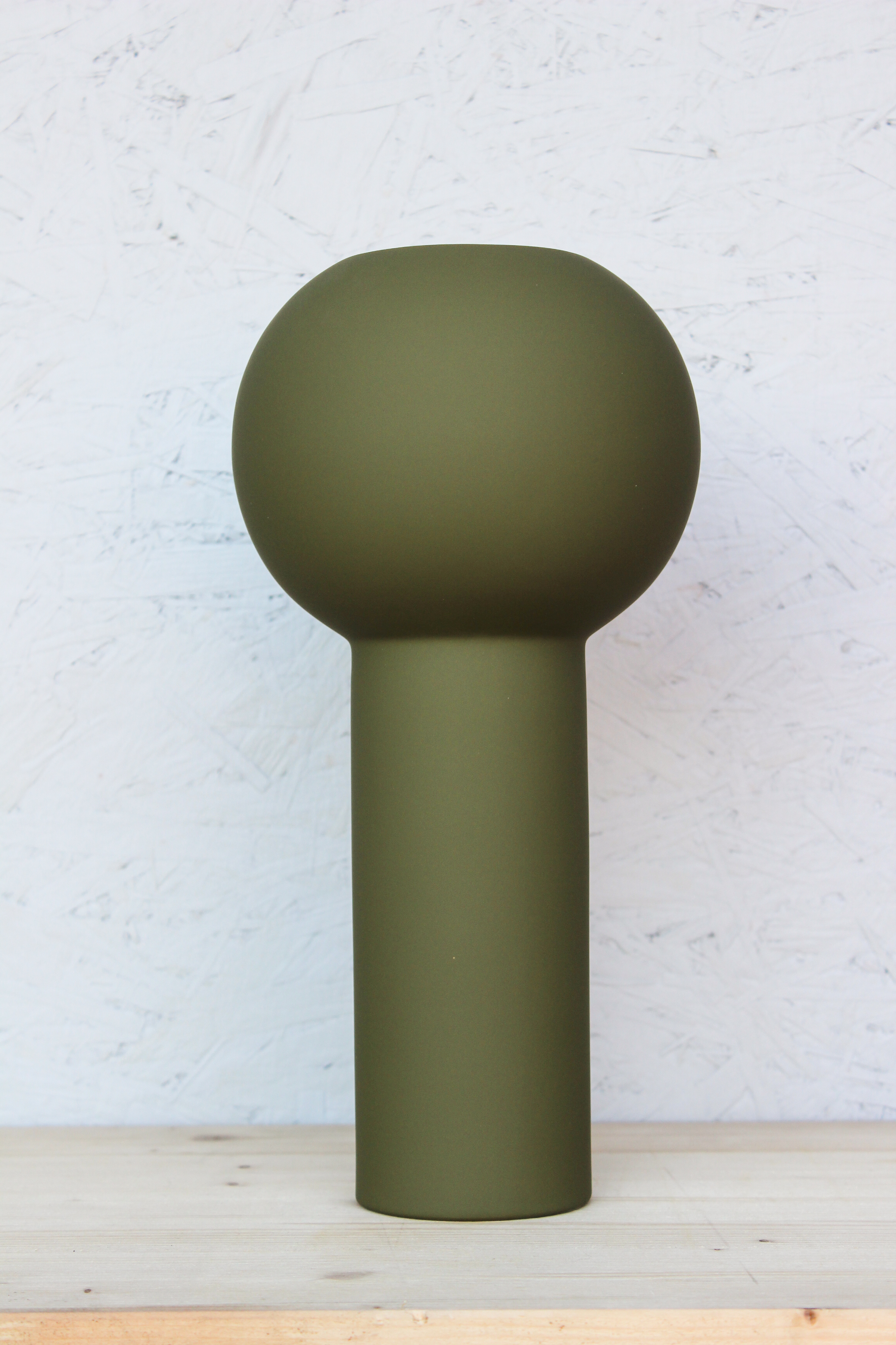 Wohnfuehl_Shop_UG_Grosse_Pillar_Vase_Oliv_1.jpg