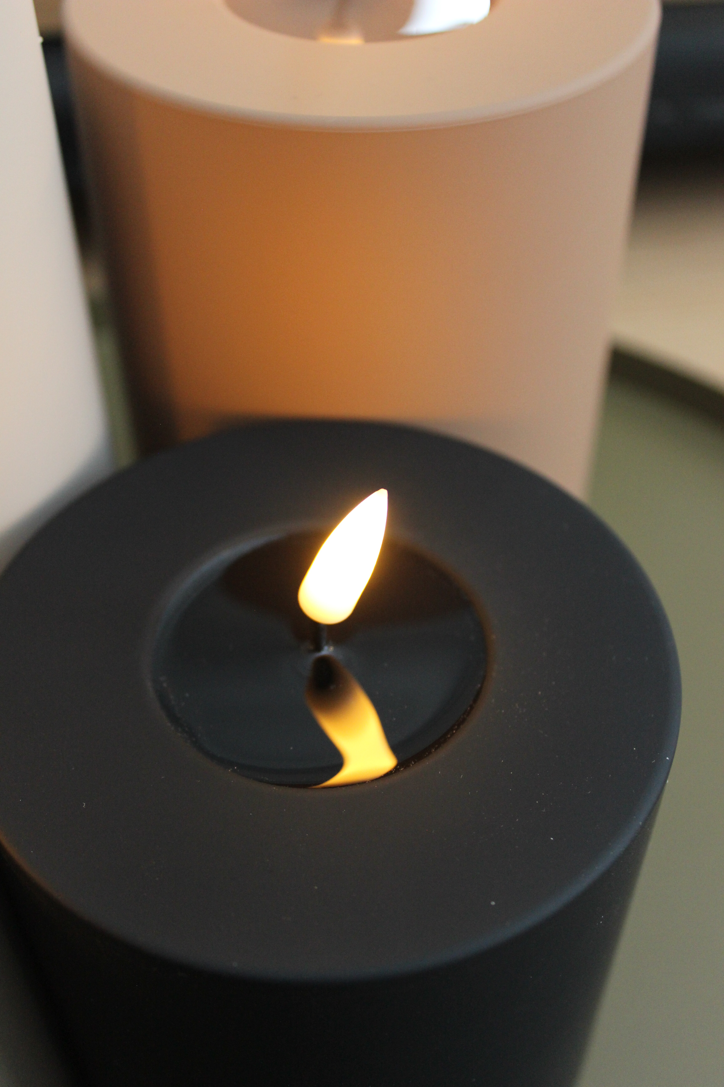 LED Stumpenkerze 7,5x20 - Schwarz